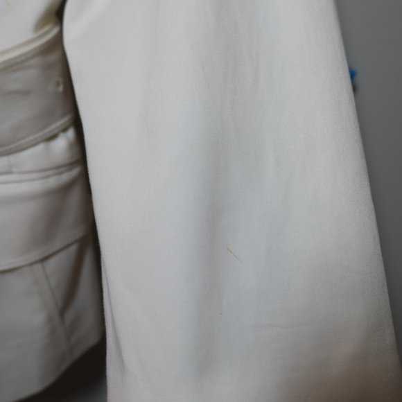 Burberry Short Belted Jacket - Picture 9 of 10